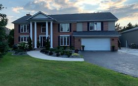 Woodslee Bed And Breakfast